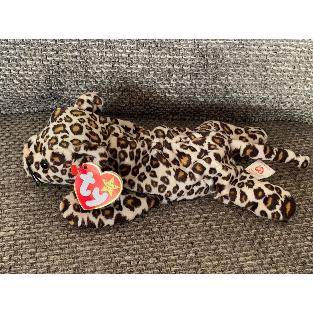 Retired TY 1996 Rare Beanie Babies “Freckles”.